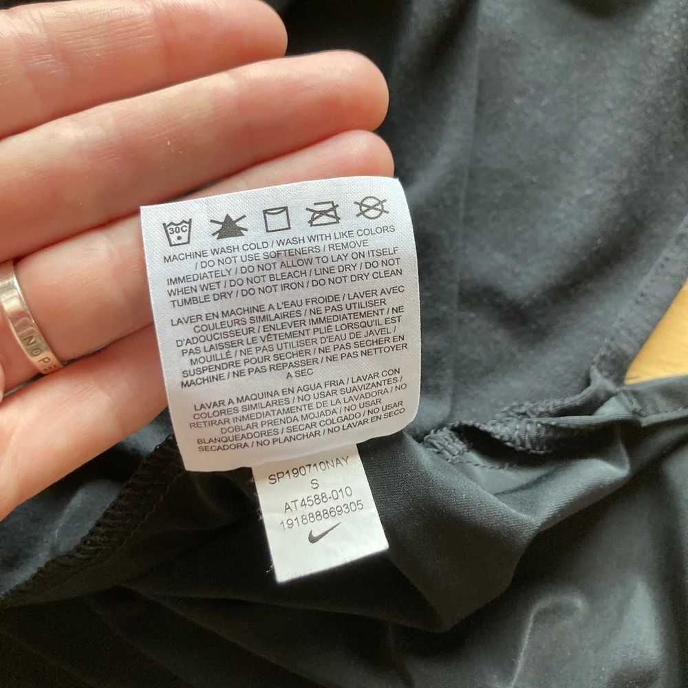 Nike Cutaway Tank Size S Black Dri-Fit Like New